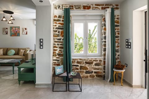 Living room, Photo of the whole room, Seating area