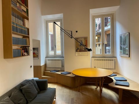 Seating area, Dining area