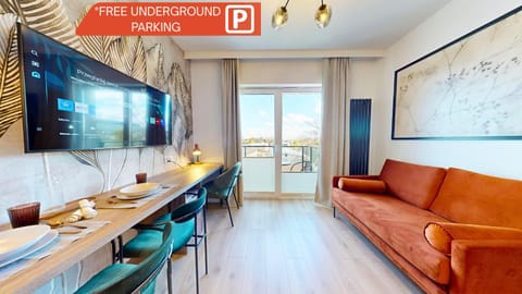 TV and multimedia, Balcony/Terrace, Living room, City view, Quiet street view