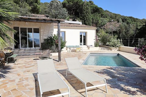 Property building, Patio, Natural landscape, Mountain view, Pool view, Swimming pool, sunbed