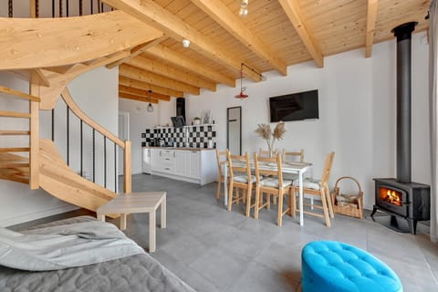 TV and multimedia, Living room, Seating area, fireplace