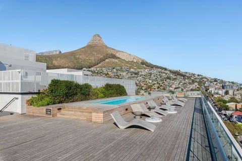 Property building, Nearby landmark, Day, Natural landscape, View (from property/room), Balcony/Terrace, Mountain view, Pool view, Swimming pool, sunbed