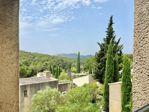 Villa Baux'Nheur, Vue Alpilles, Calme, CLIM, 9 personnes House in Les Baux-de-Provence
