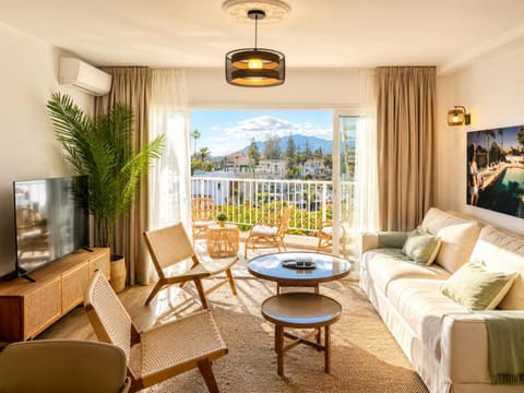 Day, TV and multimedia, View (from property/room), Balcony/Terrace, Seating area, Dining area, air conditioner