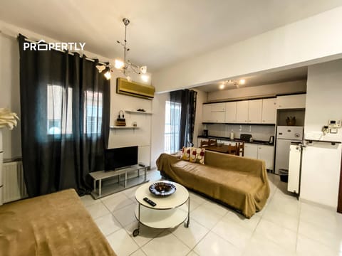 Kitchen or kitchenette, Living room, Seating area