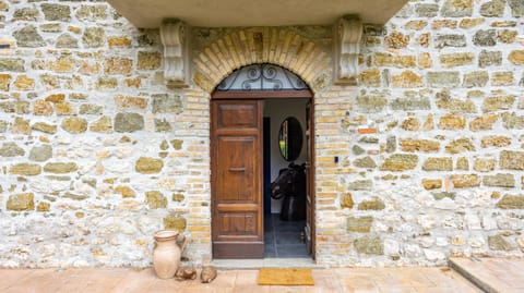 Facade/entrance