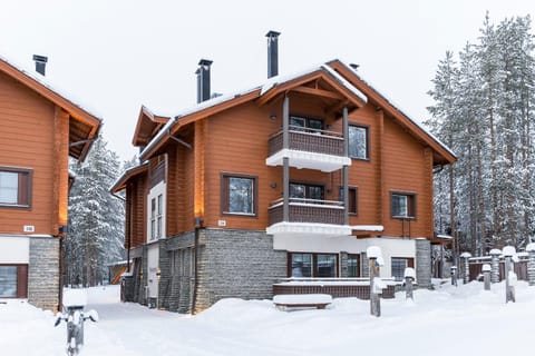 Property building, Day, Winter