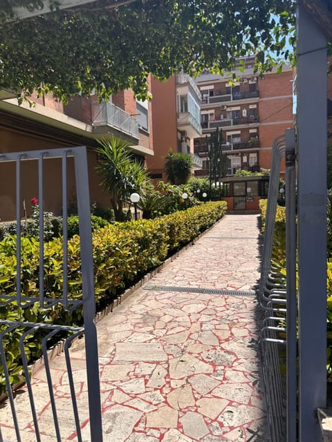 Property building, Day, Garden