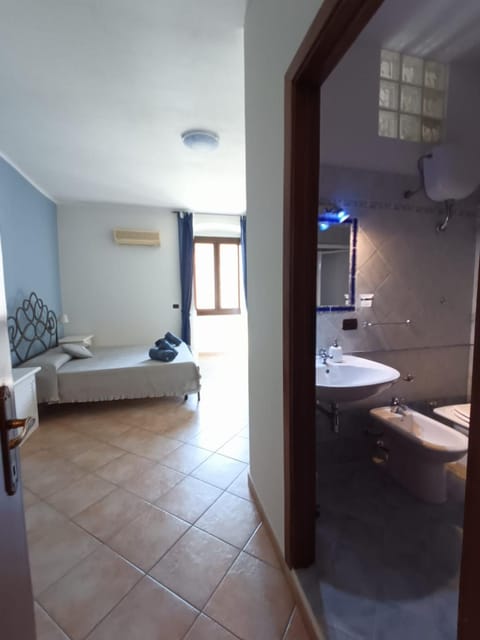 Bathroom, Photo of the whole room