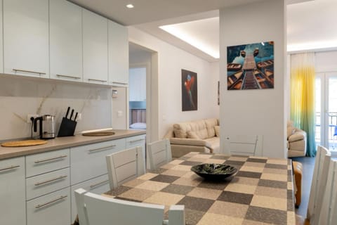 Kitchen or kitchenette, Living room