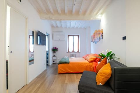 Bed, Living room, Photo of the whole room, Bedroom