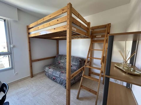 Bed, bunk bed
