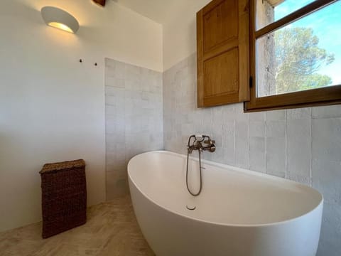 Bergerie de charme, piscine chauffée, vue nature entre mer et montagne, Sotta Villa in Porto-Vecchio