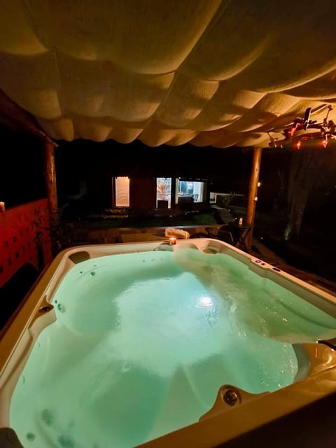 Night, Hot Tub, Hot Tub, Spa and wellness centre/facilities