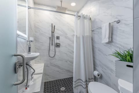 The Carpe Diem Cottage by Stay Local Nashville House in Nashville