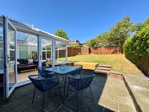 Whitley Family Retreat, Fabulous extended home House in Whitley Bay