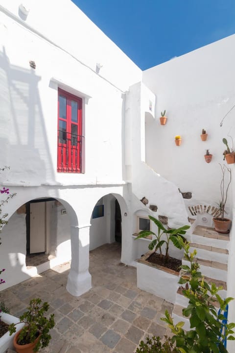 Patio, Inner courtyard view