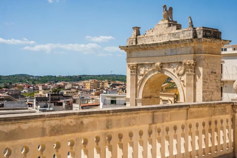 Balcony/Terrace, City view