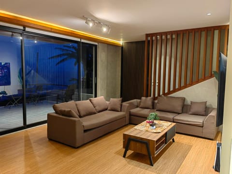Living room, Seating area