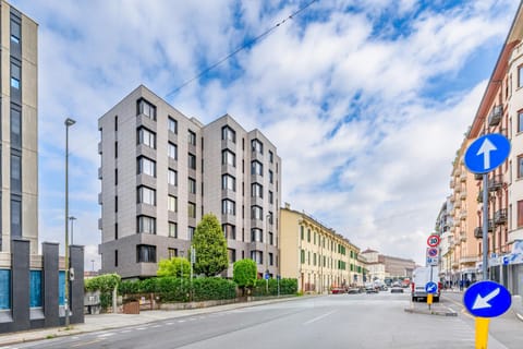 Property building, Street view
