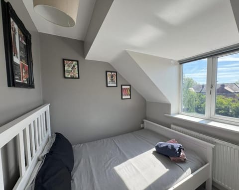 Stylish 5BR Townhouse Apartment in Sheffield