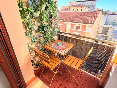 Patio, Day, View (from property/room), Balcony/Terrace, Dining area