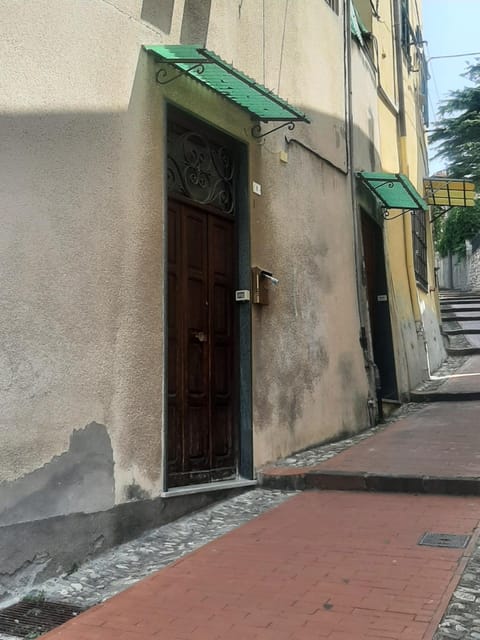 La stanza di Dalila Apartment in Imperia