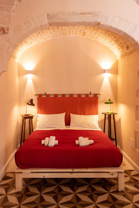 Photo of the whole room, Bedroom, towels