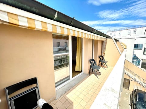 Property building, View (from property/room), Balcony/Terrace, Balcony/Terrace