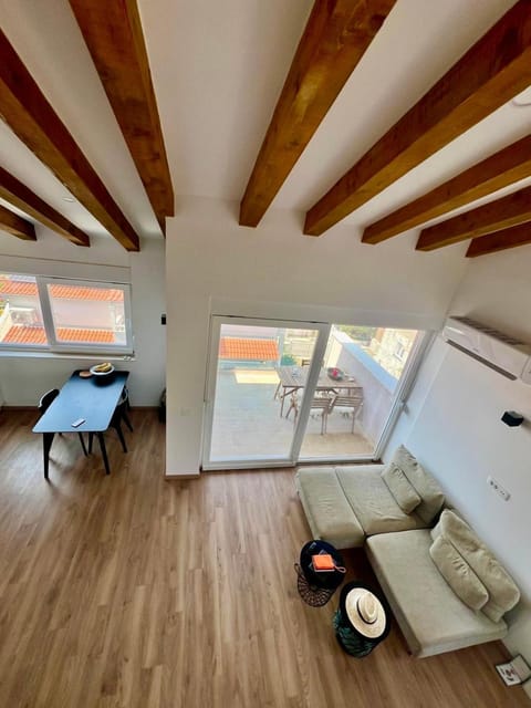 Living room, Photo of the whole room, Seating area, Dining area