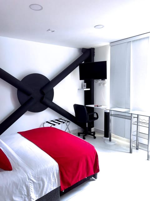 Bed, Dining area, Bedroom