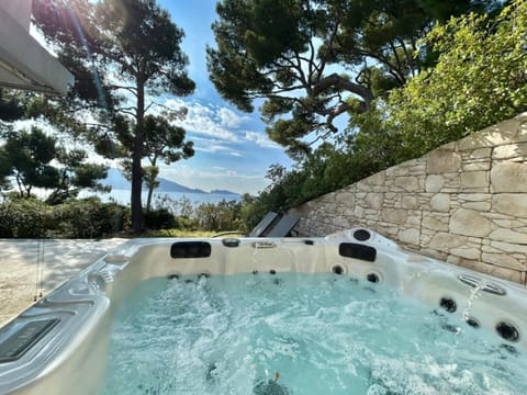 Natural landscape, Hot Tub, Sea view