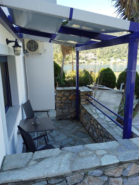 Porto Buffalo Studios Apartment in Euboea