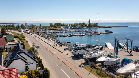 Property building, Neighbourhood, City view, Landmark view, Sea view, Location, Parking