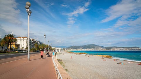 Nearby landmark, Neighbourhood, Beach