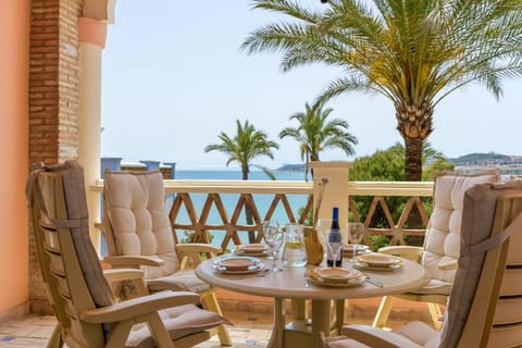 View (from property/room), Balcony/Terrace, Dining area