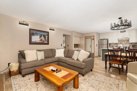 Day, Kitchen or kitchenette, Living room, Dining area, furniture