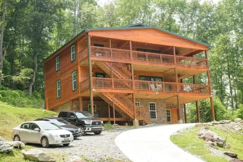 Natures Haven Lodge by Avada Properties House in Gatlinburg