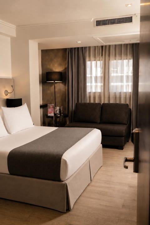 Bed, Area and facilities