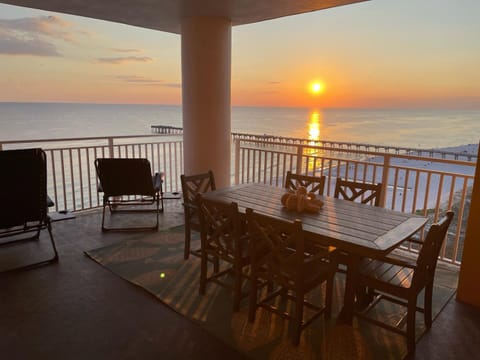 Patio, Balcony/Terrace, Dining area, Sea view, Sunset
