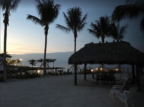 #3beautiful 4 Bed 3 Bath Pool Home W Free Dock House in Marathon