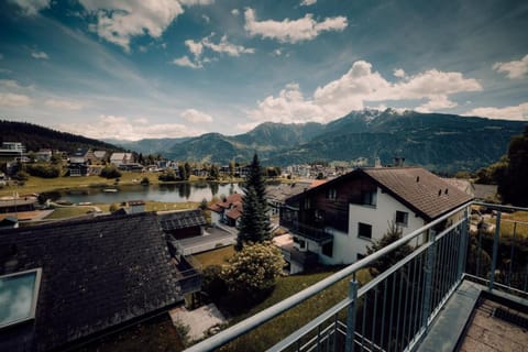 Day, Neighbourhood, Natural landscape, Mountain view