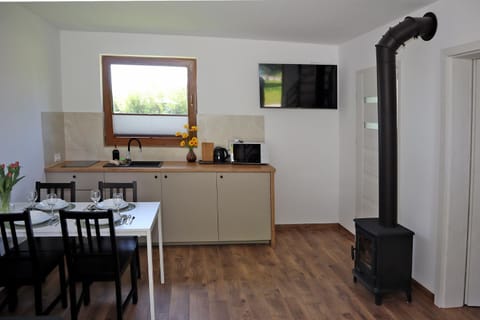 Sauna, Kitchen or kitchenette, Dining area, microwave, stove, kitchen