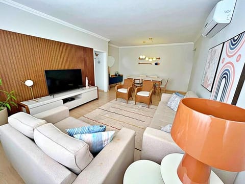 Communal lounge/ TV room, TV and multimedia, Living room, Seating area, air conditioner