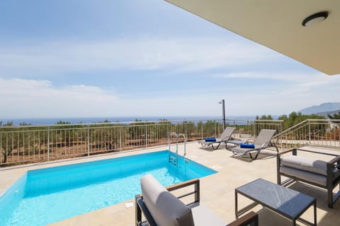 Chryselia Suites- Private Pool House in Lasithi