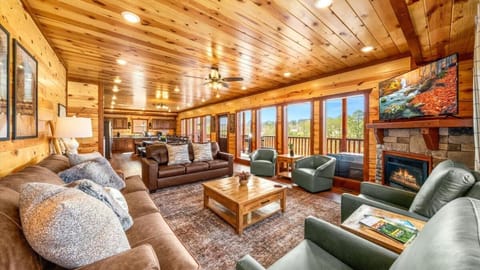 Luxe Memory Maker View Indoor Pool Games Sleeps 20 House in Sevierville