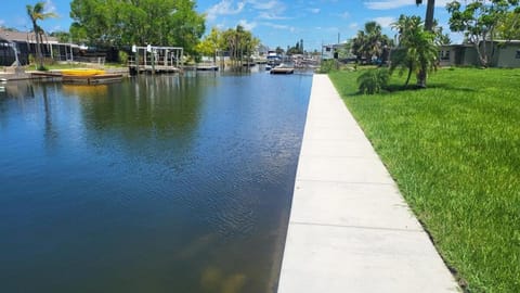 Neighbourhood, Lake view, River view