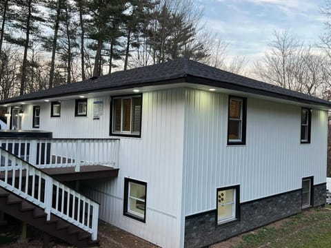 Modern getaway in Catskills House in Capital District, NY, USA