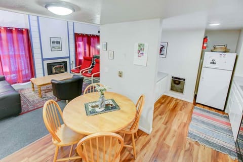 Mountain Shadows #B08 - Near Hike Bike & Ski House in Mammoth Lakes