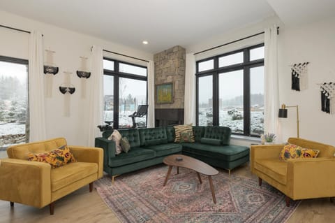 Day, Winter, Living room, Seating area, Mountain view, fireplace, furniture